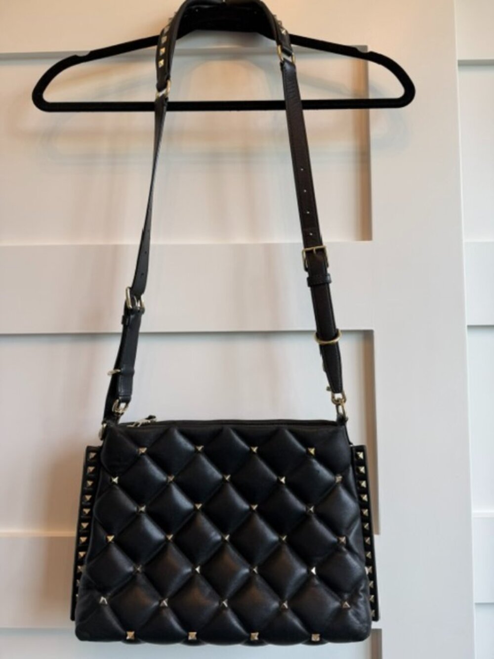 Authentic Valentino Black Leather Gold Rockstud Candystud Crossbody Bag Clutch